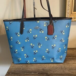 Coach Blue City Tote Yellow Floral & Bows Coated Canvas Leather 13x11.5x6.25 EUC